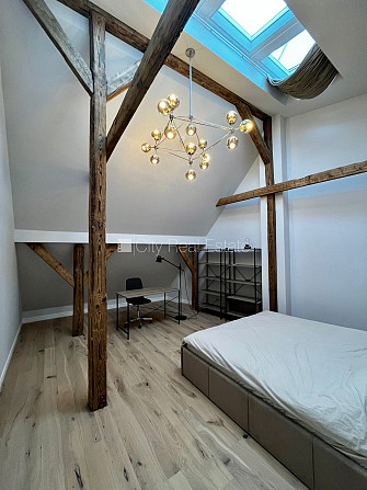 Fasādes māja, renovēta māja, vieta automašīnai, ieeja no ielas, luksuss apartamenti , ir Rīga - foto 6
