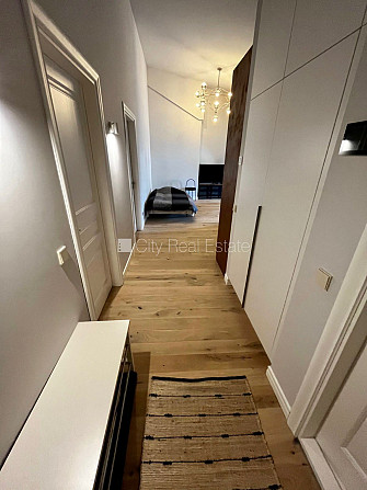 Fasādes māja, renovēta māja, vieta automašīnai, ieeja no ielas, luksuss apartamenti , ir Rīga - foto 11