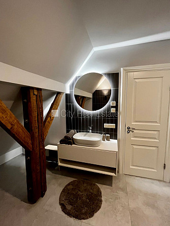 Fasādes māja, renovēta māja, vieta automašīnai, ieeja no ielas, luksuss apartamenti , ir Rīga - foto 10