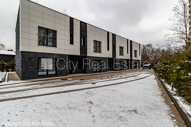 Rindu māja, energo efektīva māja, labiekārtots apzaļumots pagalms, bruģēts piebraucamais Rīga - foto 1