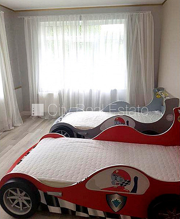 Privātmāja, labiekārtots apzaļumots pagalms, bruģēts piebraucamais ceļš, garāža vienai Jūrmala - foto 9