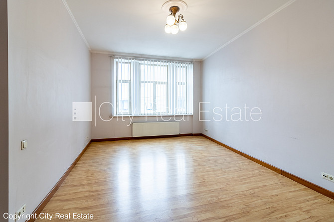 Fasādes māja, viena kvadrātmetra apsaimniekošanas maksa mēnesī  0,43 EUR, ieeja no ielas un Rīga - foto 7
