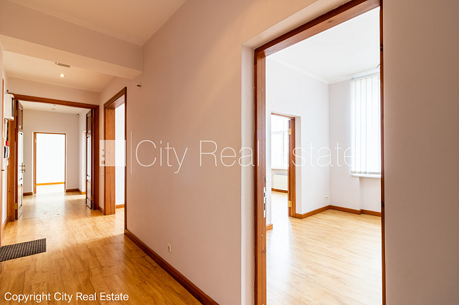 Fasādes māja, viena kvadrātmetra apsaimniekošanas maksa mēnesī  0,43 EUR, ieeja no ielas un Rīga - foto 10