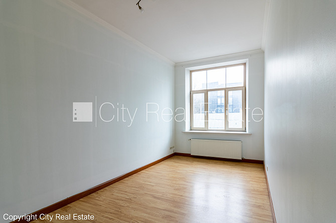 Fasādes māja, viena kvadrātmetra apsaimniekošanas maksa mēnesī  0,43 EUR, ieeja no ielas un Rīga - foto 13