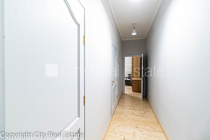 Pagalma māja, renovēta māja, slēgts pagalms, guļamistabu skaits 3 gab., studio tipa, virtuve Rīga - foto 12