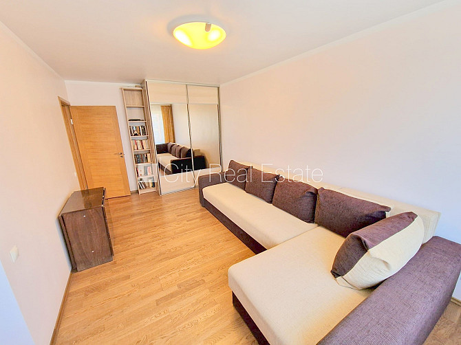 Fasādes māja, viena kvadrātmetra apsaimniekošanas maksa mēnesī  0,50 EUR, ieeja no ielas, Rīga - foto 11