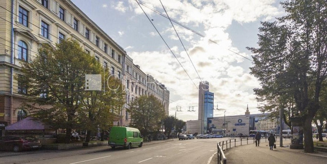Фасадный дом, реновированный дом, вход с улицы, окна выходят во двор, окна выходят Рига - изображение 18
