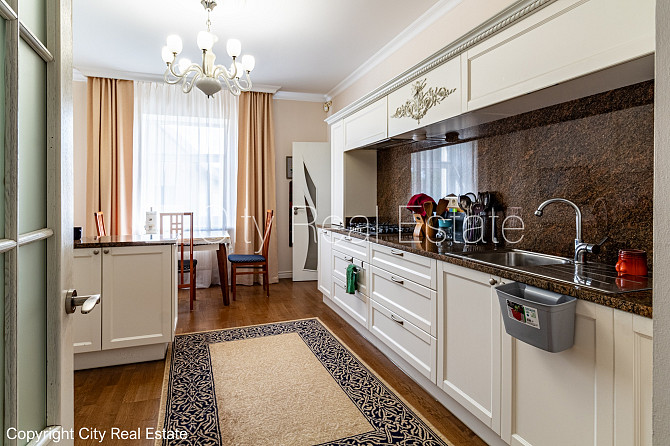 Zeme īpašumā, privātmāja, renovēta māja, labiekārtots apzaļumots pagalms, bruģēts Rīga - foto 6