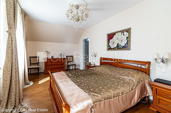Zeme īpašumā, privātmāja, renovēta māja, labiekārtots apzaļumots pagalms, bruģēts Rīga - foto 18