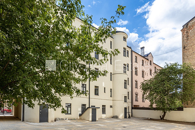 Zeme īpašumā, namīpašums, labiekārtots apzaļumots pagalms, mājā mainīta jauna Rīga - foto 16