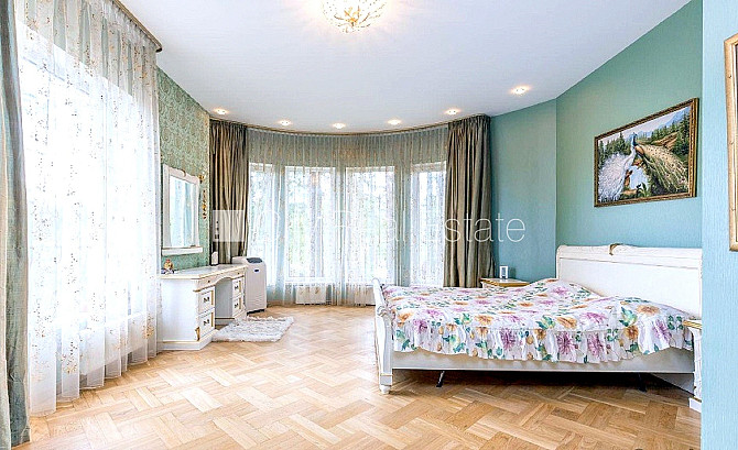 Fasādes māja, renovēta māja, slēgts pagalms, ieeja no pagalma, kāpņu telpa pēc kapitālā Rīga - foto 9