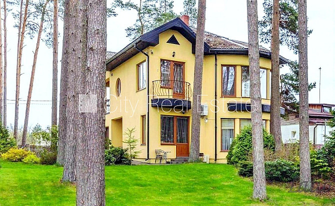 Fasādes māja, renovēta māja, slēgts pagalms, ieeja no pagalma, kāpņu telpa pēc kapitālā Rīga - foto 1