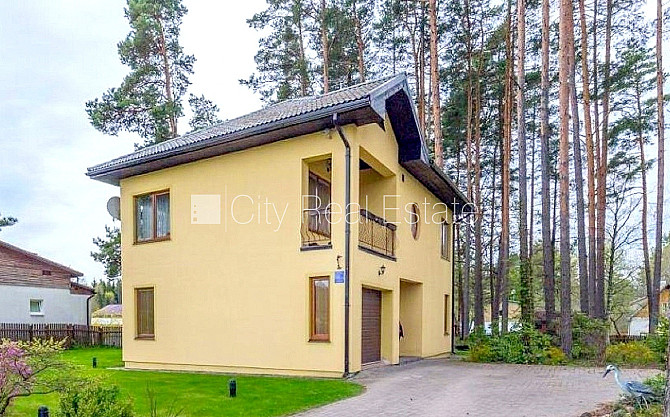 Fasādes māja, renovēta māja, slēgts pagalms, ieeja no pagalma, kāpņu telpa pēc kapitālā Rīga - foto 2