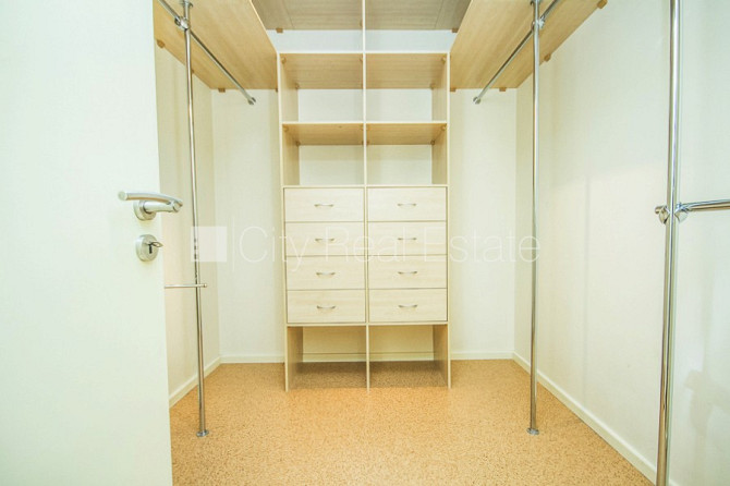 Fasādes māja, renovēta māja, slēgts pagalms, ieeja no ielas un pagalma, kāpņu telpa pēc Rīga - foto 12