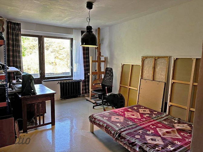 Pārdod mājīgu, gaišu un klusu divistabu dzīvokli Jūrmalā, Kauguros. Logi vērsti uz divām Jūrmala - foto 4
