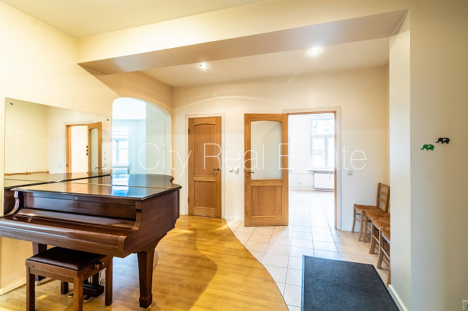 Fasādes māja, renovēta māja, viena kvadrātmetra apsaimniekošanas maksa mēnesī  0,93 EUR, Rīga - foto 1