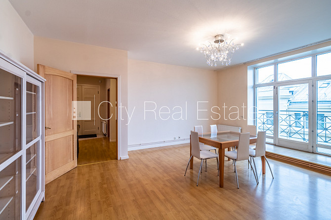 Fasādes māja, renovēta māja, viena kvadrātmetra apsaimniekošanas maksa mēnesī  0,93 EUR, Rīga - foto 2