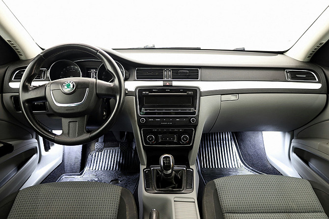Skoda Superb Comfortline 2.0 TDI 103kW Таллин - изображение 5