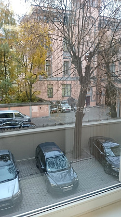 Дом во дворе, реновированный дом, благоустроенный озеленённый двор, закрытый Рига - изображение 7