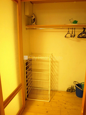 Pagalma ēka, labiekārtots apzaļumots pagalms, slēgts pagalms, ieeja no pagalma, pagalmā bērnu Rīga - foto 11