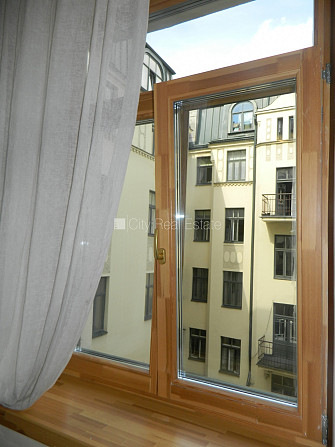 Renovēta māja, logi vērsti uz pagalma pusi, guļamistabu skaits 4 gab., istabas izolētas 3 Rīga - foto 12