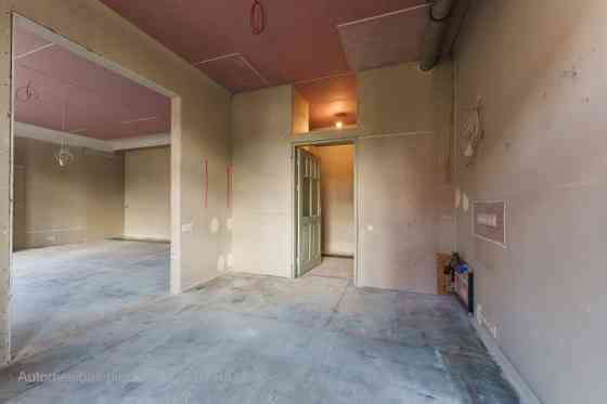 Apartment for sale on Skolas Street 22 with a fantastic balcony facing Skolas Street.  The apartment Rīga