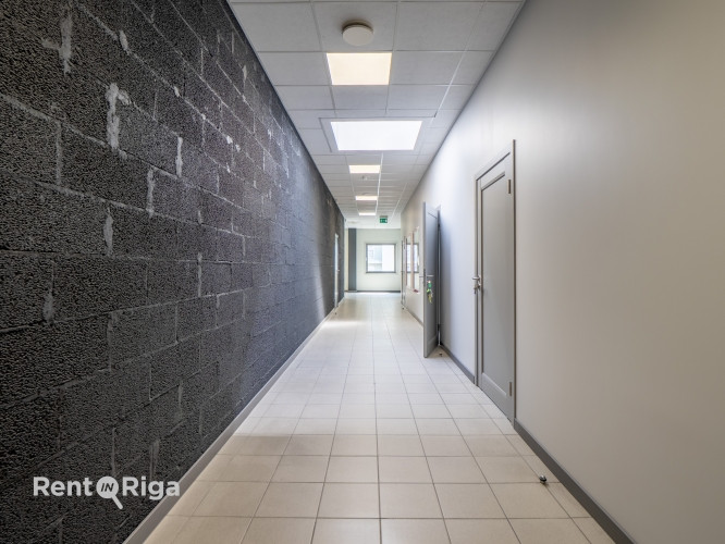 Pieejamas telpas, kas piemērojamas medicinas centra vai biroja vajadzībām.  + 1-3. stāvā Rīga - foto 14