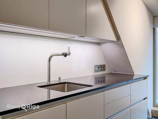 Ниже - видеообзор квартиры. Дыхание старины и спокойствие старого города Рига - изображение 18