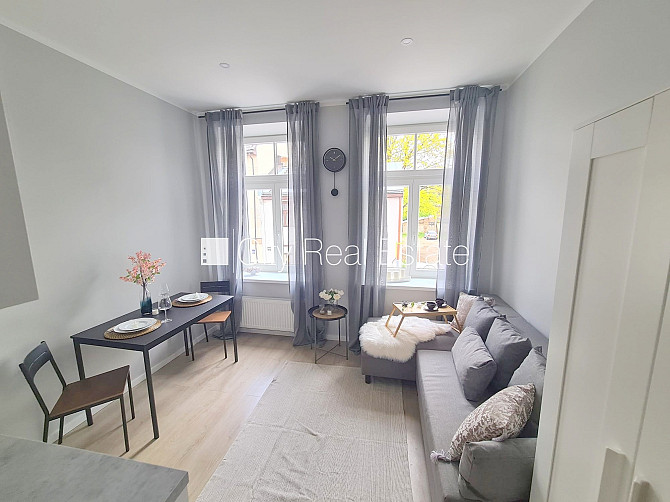 Fasādes māja, renovēta māja, slēgts pagalms, ieeja no ielas un pagalma, kāpņu telpa pēc Rīga - foto 19