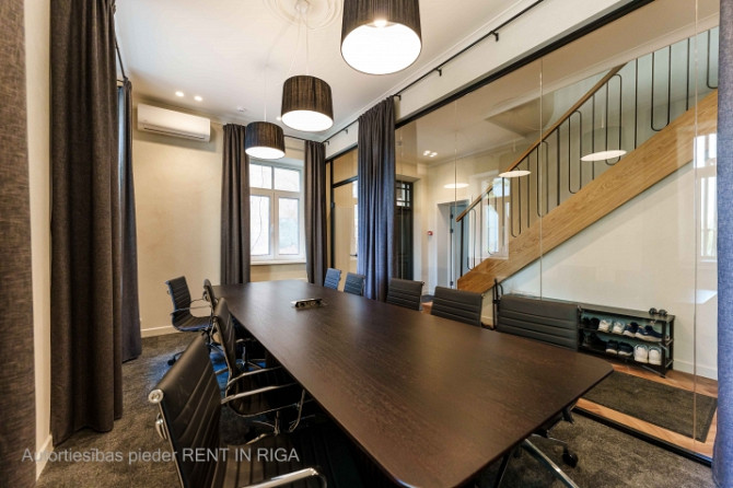 Gaišas, pilnībā renovētas biroja telpas vienā no zaļākajām un pieprasītākajām Rīgas apkaimēm  Āgensk Рига - изображение 11