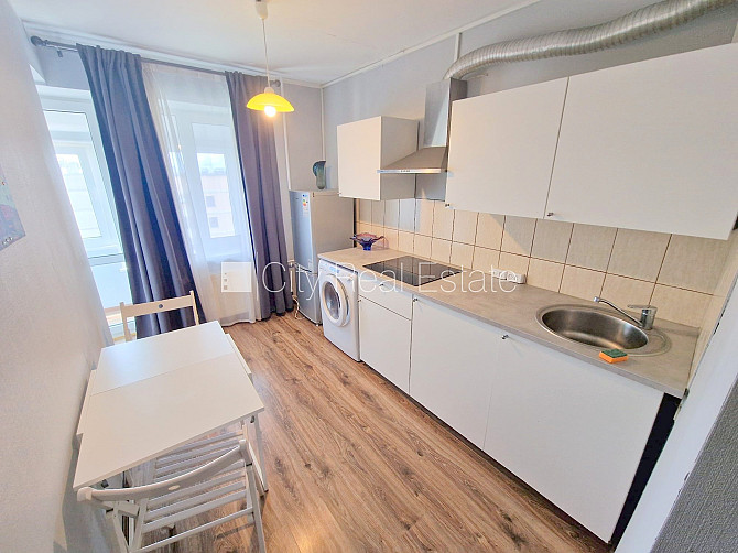 Renovēta māja, labiekārtota apzaļumota teritorija, studio tipa, virtuve apvienota ar istabu, Rīga - foto 2