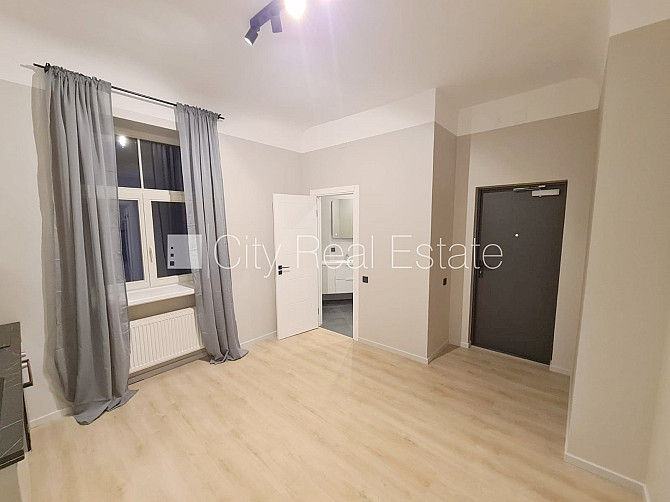 Fasādes māja, renovēta māja, slēgts pagalms, ieeja no ielas un pagalma, ir lifts, kāpņu Rīga - foto 9