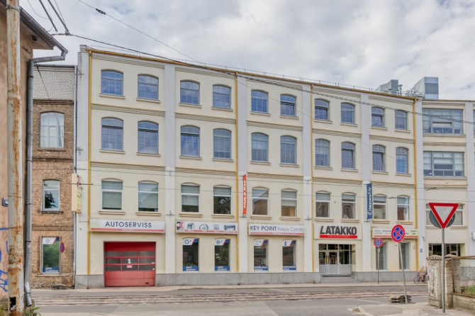 Izīrē biroja telpas  250 m, ērta lokācija, 18 atsevišķas istabas  Īpašnieks piedāvā Rīga - foto 2