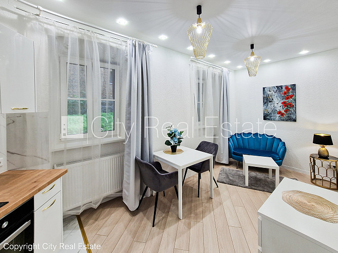 Pagalma ēka, slēgts pagalms, ieeja no pagalma, puspagrabs, logi vērsti uz pagalma pusi, studio Rīga - foto 16