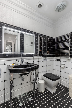 Fasādes māja, renovēta māja, labiekārtots apzaļumots pagalms, vieta vairākām Rīga - foto 11