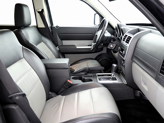 Dodge Nitro Luxury ATM 2.8 CRD 130kW Таллин - изображение 6