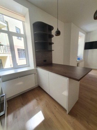 Ilgtermiņa īrei piedāvājam labiekārtotu studio tipa dzīvokli pašā Rīgas centrā, blakus Rīga - foto 4