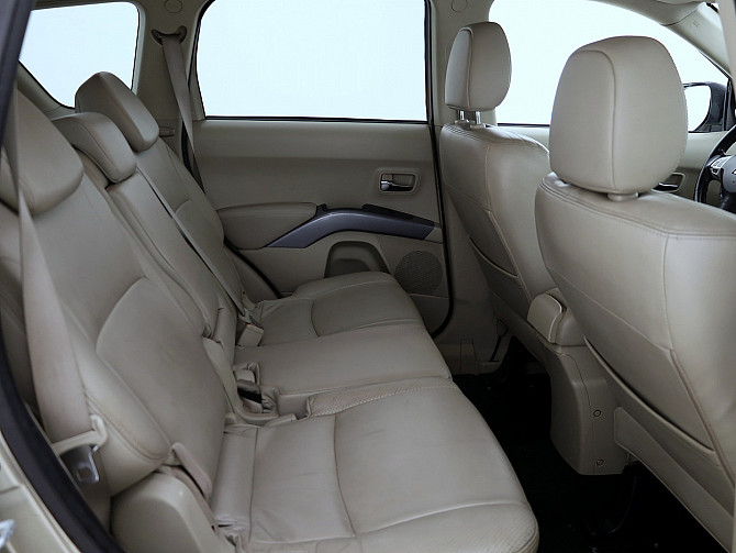 Mitsubishi Outlander Luxury 4x4 ATM 2.4 125kW Таллин - изображение 7