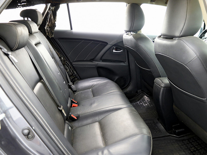 Toyota Avensis Luxury 1.6 D-4D 82kW Таллин - изображение 7