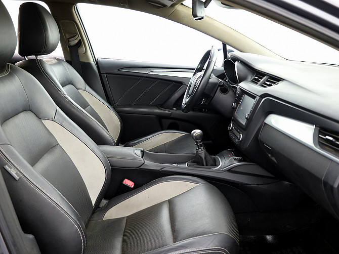 Toyota Avensis Luxury 1.6 D-4D 82kW Таллин - изображение 6