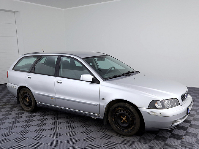 Volvo V40 Estate Facelift 1.9 TDI 85kW Tallina - foto 1