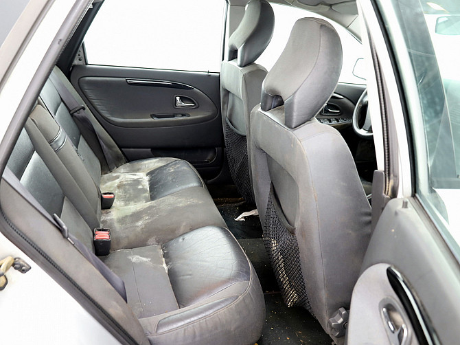 Volvo V40 Estate Facelift 1.9 TDI 85kW Tallina - foto 7