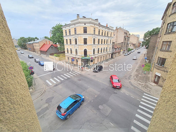 Fasādes māja, renovēta māja, slēgts pagalms, ieeja no ielas un pagalma, kāpņu telpa pēc Rīga - foto 17