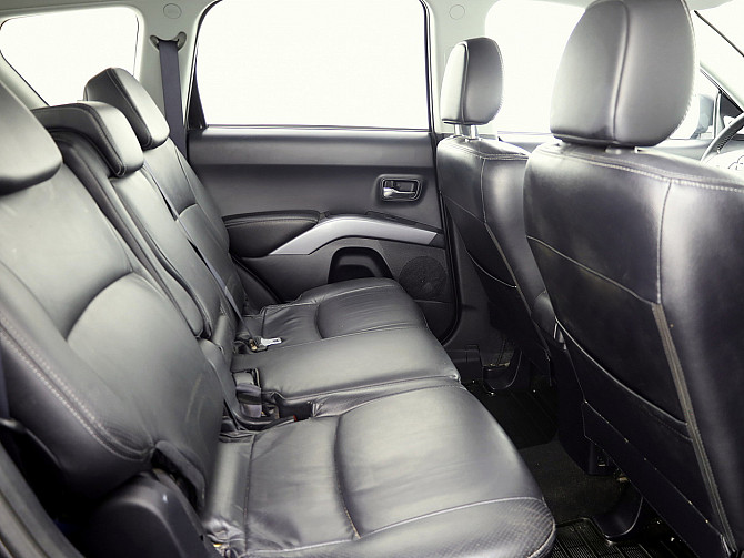 Mitsubishi Outlander Luxury ATM 2.4 125kW Tallina - foto 7