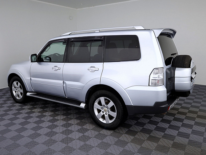 Mitsubishi Pajero Luxury ATM 3.2 Di-D 125kW Tallina - foto 4