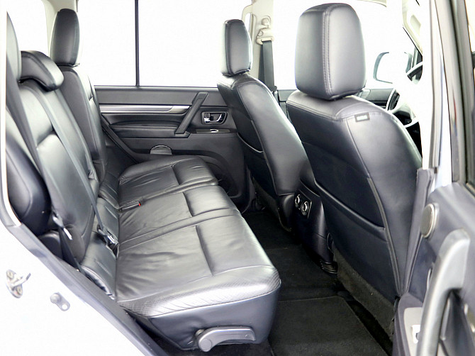 Mitsubishi Pajero Luxury ATM 3.2 Di-D 125kW Tallina - foto 7