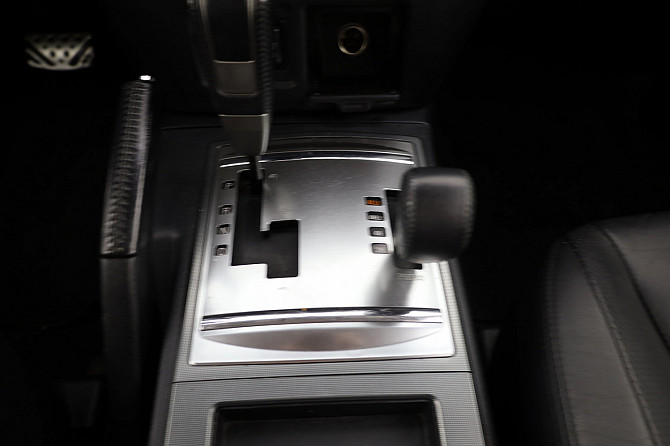 Mitsubishi Pajero Luxury ATM 3.2 Di-D 125kW Tallina - foto 8