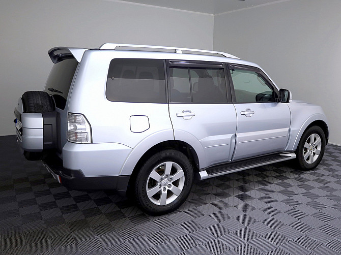 Mitsubishi Pajero Luxury ATM 3.2 Di-D 125kW Tallina - foto 3