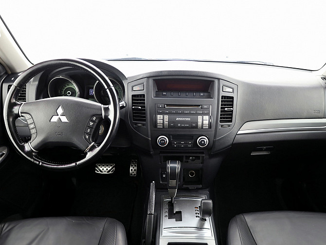 Mitsubishi Pajero Luxury ATM 3.2 Di-D 125kW Tallina - foto 5