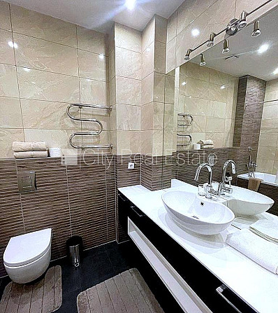 Projekts - J5, fasādes māja, renovēta māja, labiekārtots apzaļumots pagalms, bruģēts Rīga - foto 18
